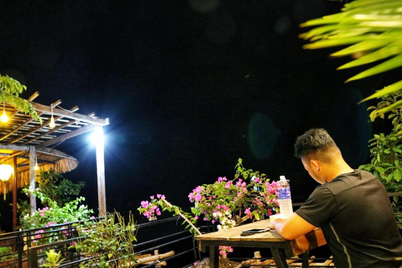 Phong Nha Coco Riverside Exterior photo